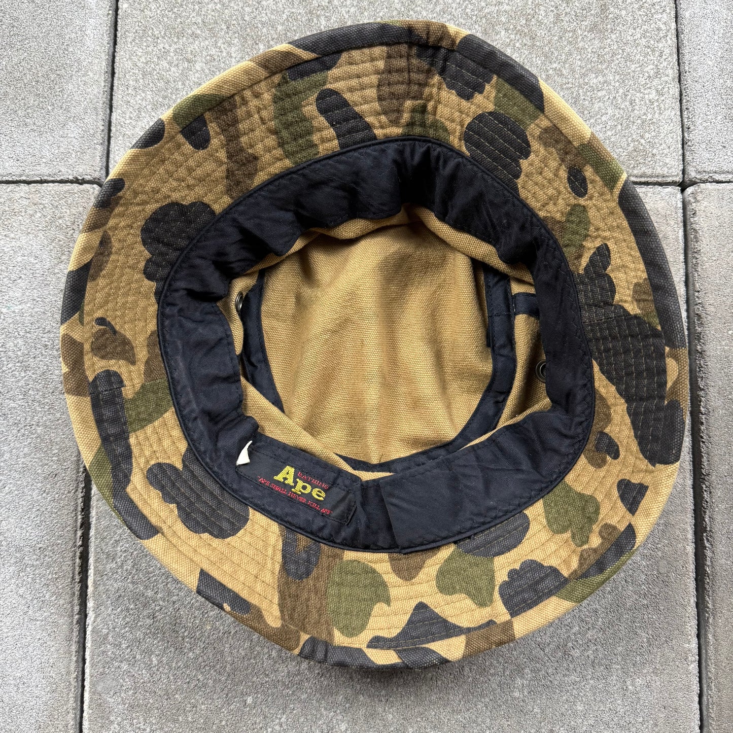 A BATHING APE 90s green camo safari HAT L