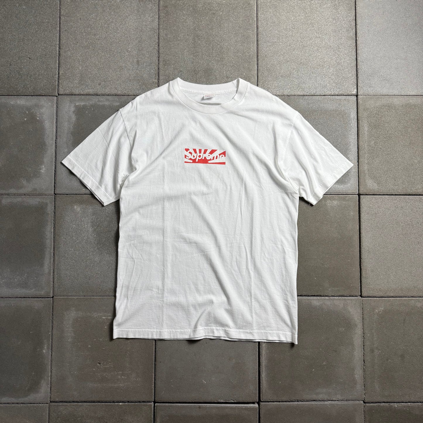 SUPREME 11ss BENEFIT BOX LOGO TEE L