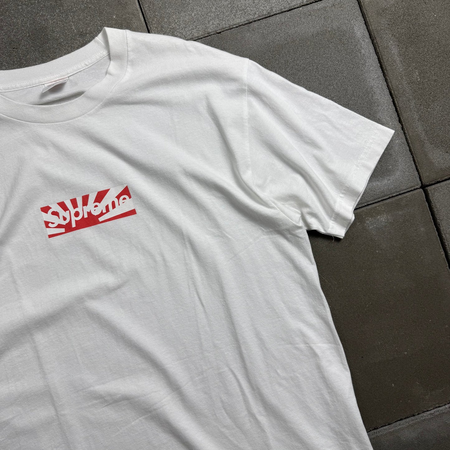 SUPREME 11ss BENEFIT BOX LOGO TEE L