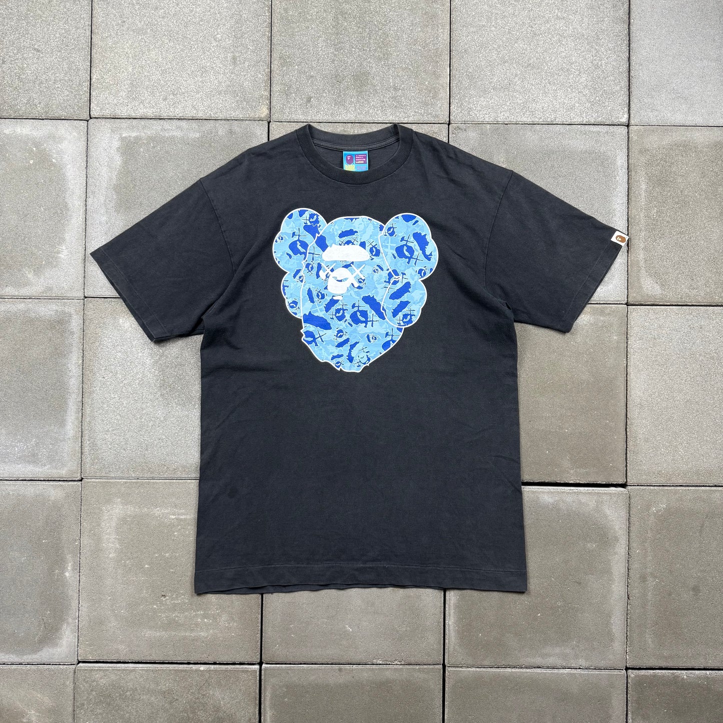 A BATHING APE × KAWS 10s BIG HEAD Tee L