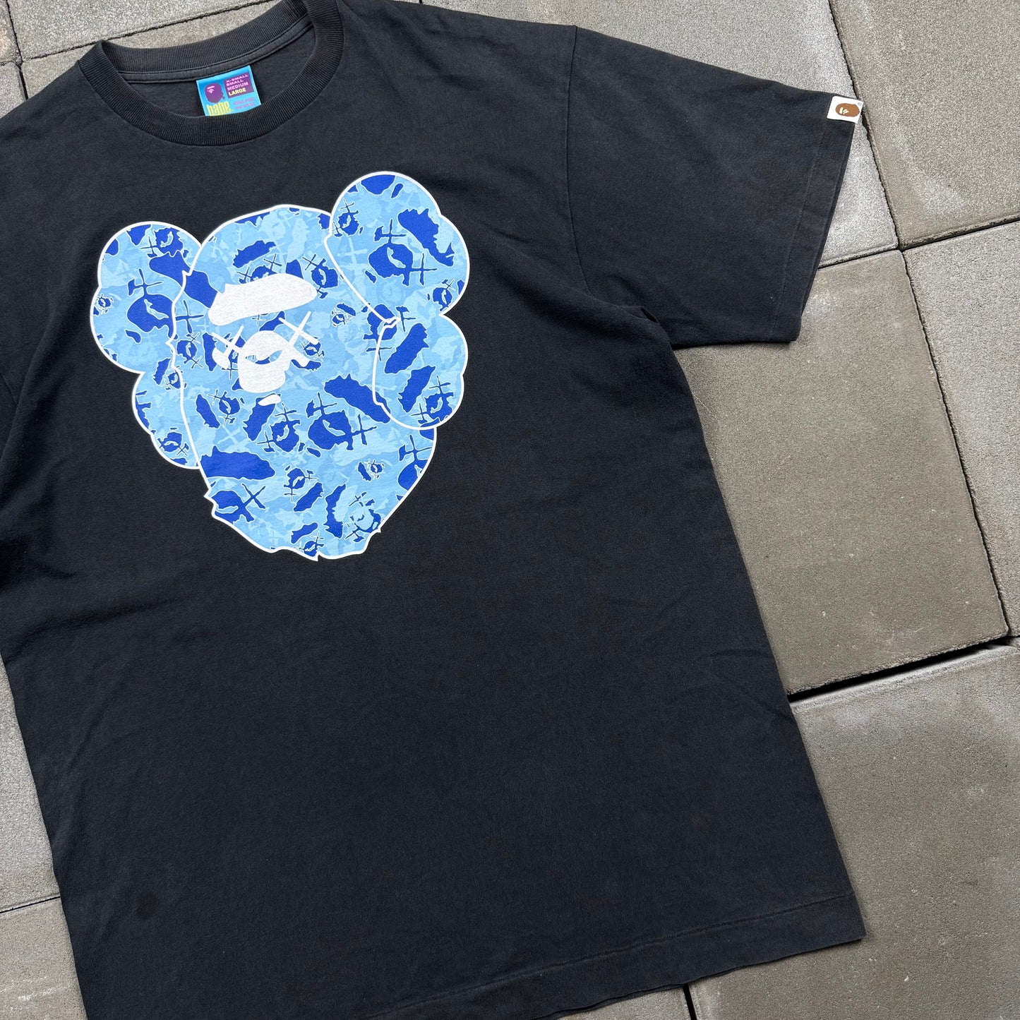 A BATHING APE × KAWS 10s BIG HEAD Tee L