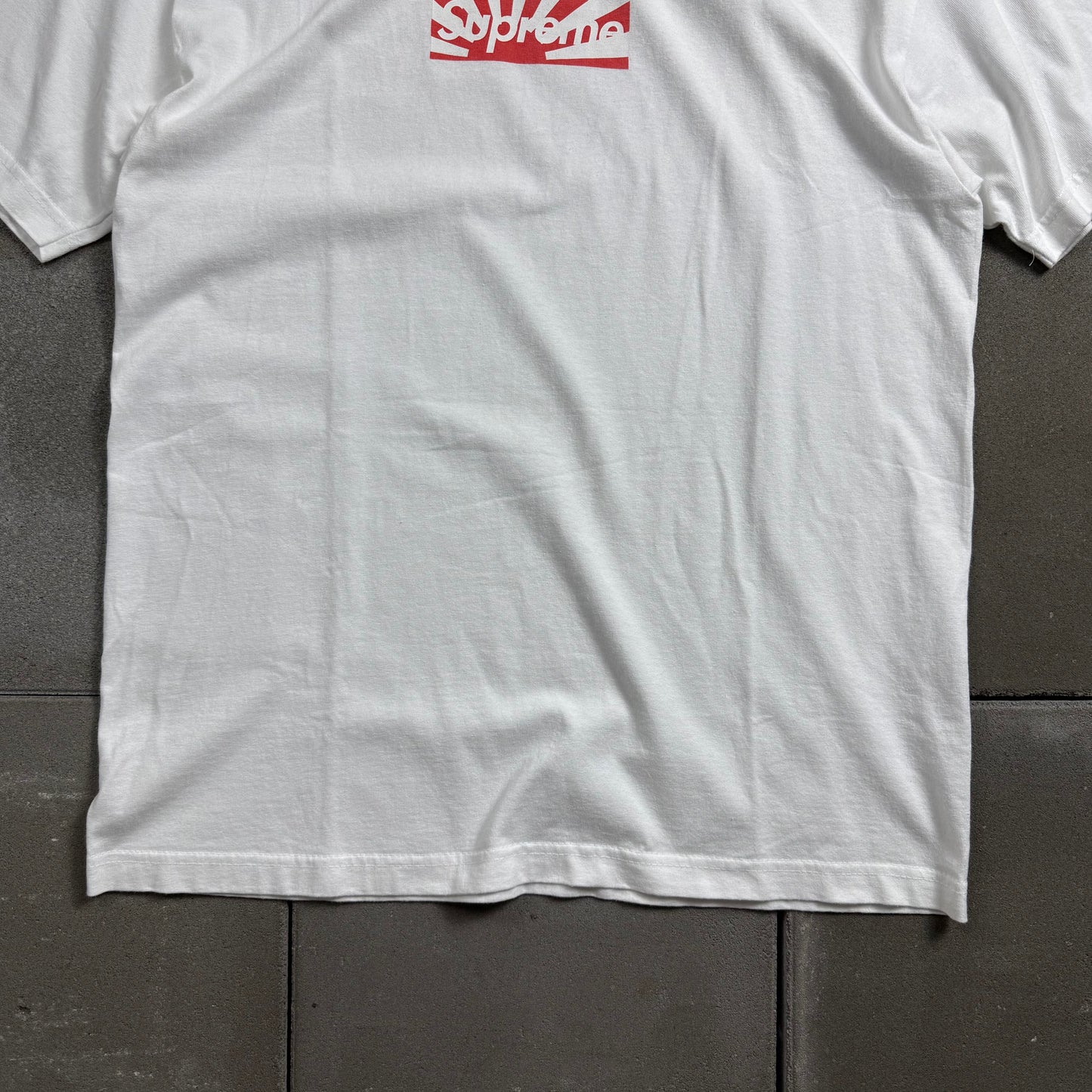 SUPREME 11ss BENEFIT BOX LOGO TEE L
