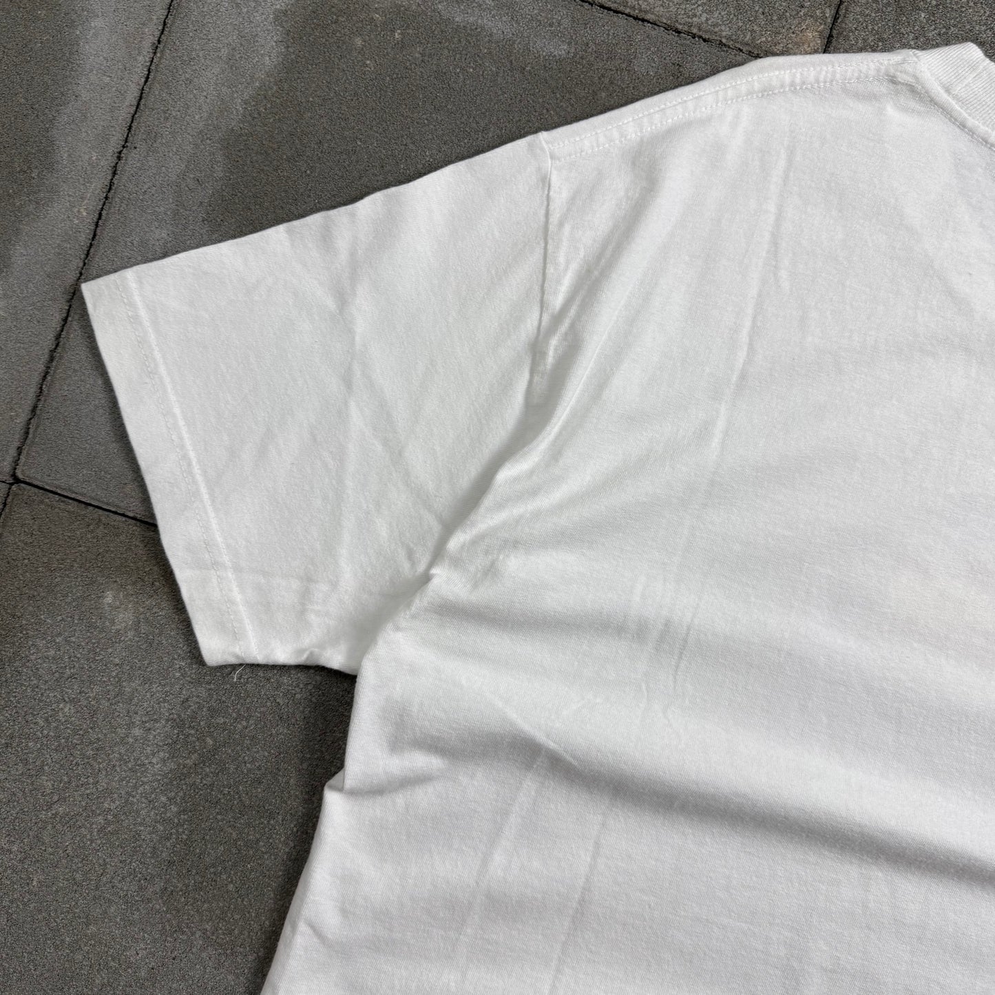 SUPREME 11ss BENEFIT BOX LOGO TEE L