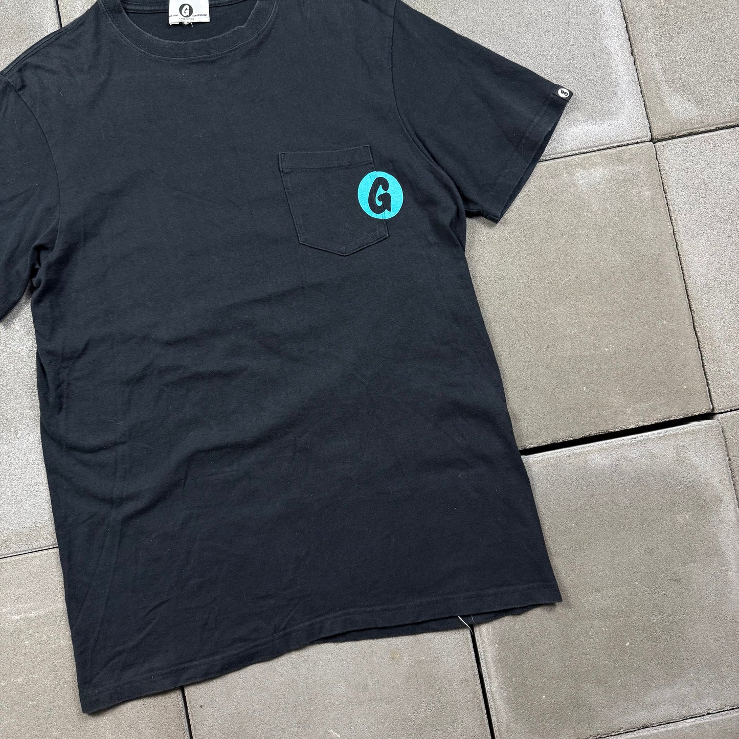 GOOD ENOUGH 10s gram logo pocket Tee