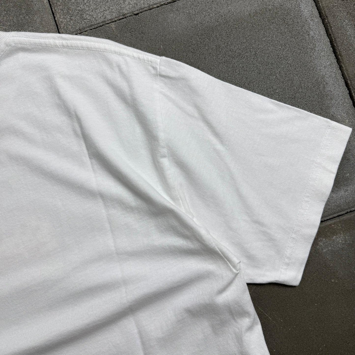 SUPREME 11ss BENEFIT BOX LOGO TEE L