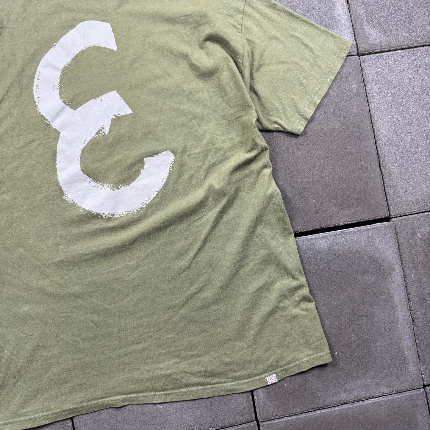 GOOD ENOUGH 00s 2001 "E" Tee hanes body L