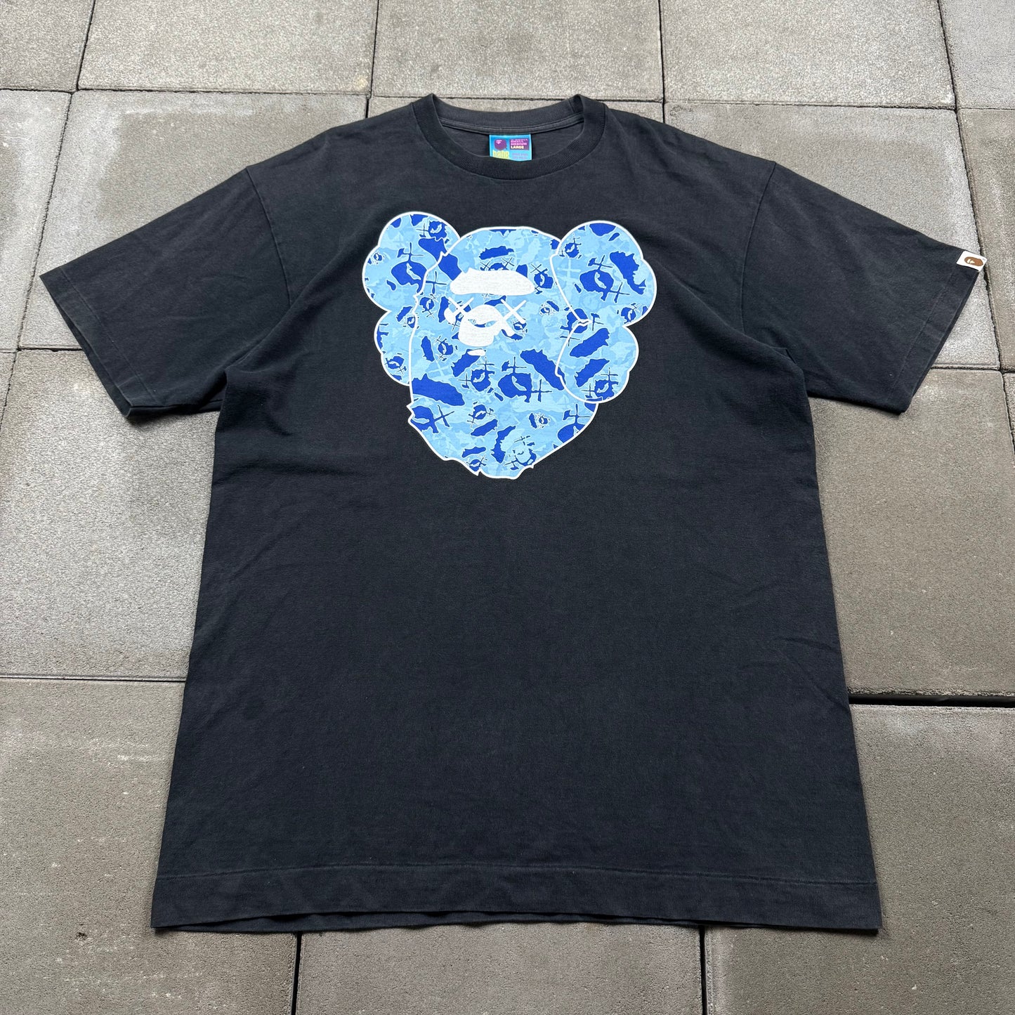 A BATHING APE × KAWS 10s BIG HEAD Tee L