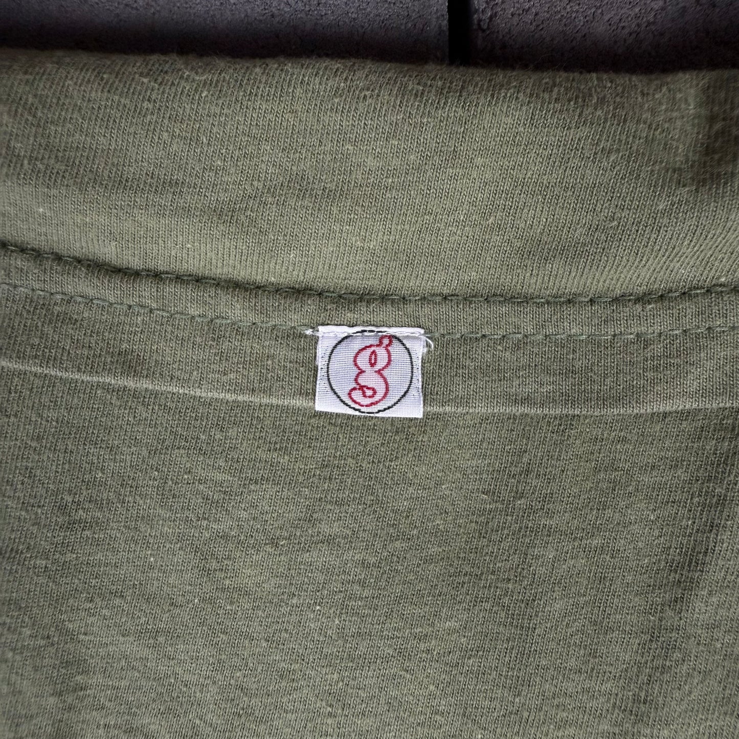 GOOD ENOUGH 00s 2001 "E" Tee hanes body L